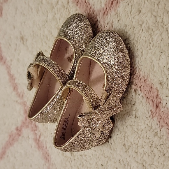 Olive & Edie Girls Toddler Size 5 Dress Shoes Mary Jane Gold Glider Bow - Picture 1 of 5